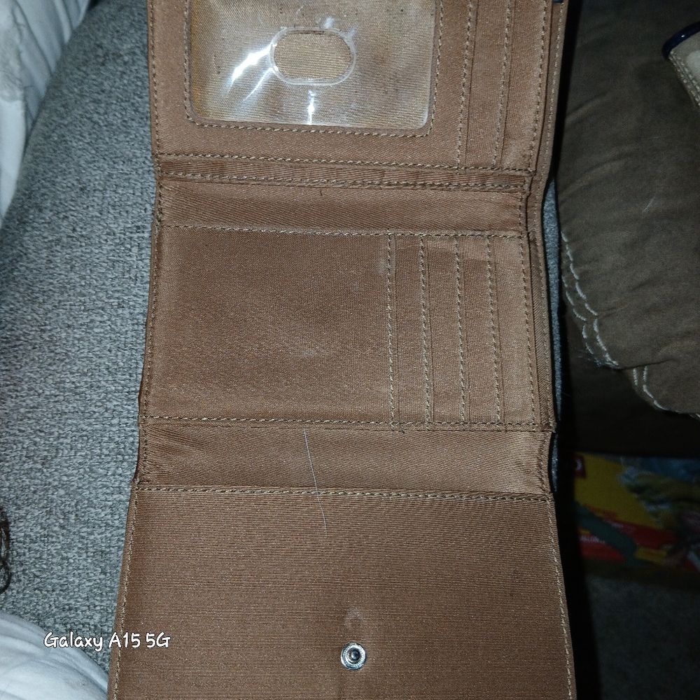 ๐ Etienne Aigner Signature Wallet ๐ - Picture 13 of 14